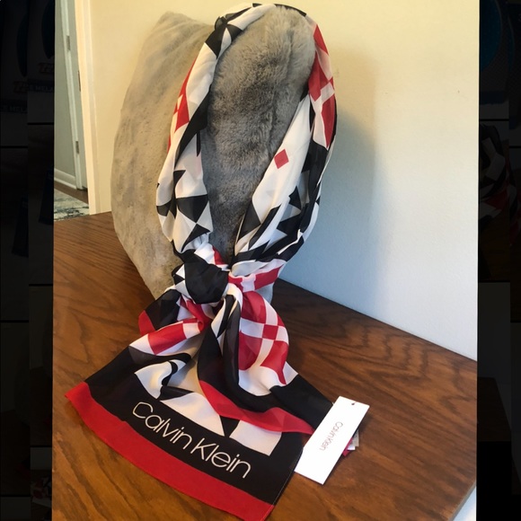 CALVIN KLEIN quilt patterned lightweight scarf - Picture 2 of 3